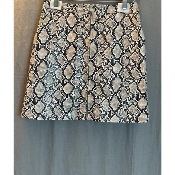 XLE THE LABEL Womens SMALL Mini Skirt Zip Front Snake Print FAUX LEATHER - Picture 8 of 16